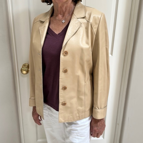 Peruzzi Jackets & Blazers - Peruzzi leather jacket. Women’s size 50. Tan​​​​​​​​​​​​​​​​​